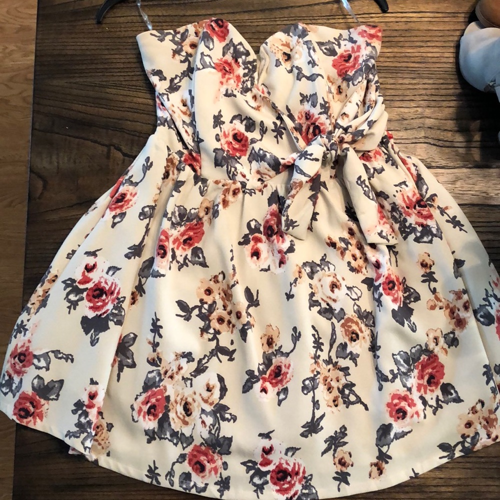 Floral strapless mini dress